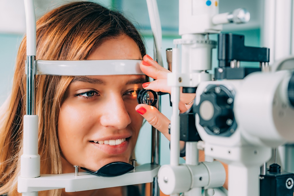 Badanie wzroku w salonie optycznym OpticTOM – 1 grudnia